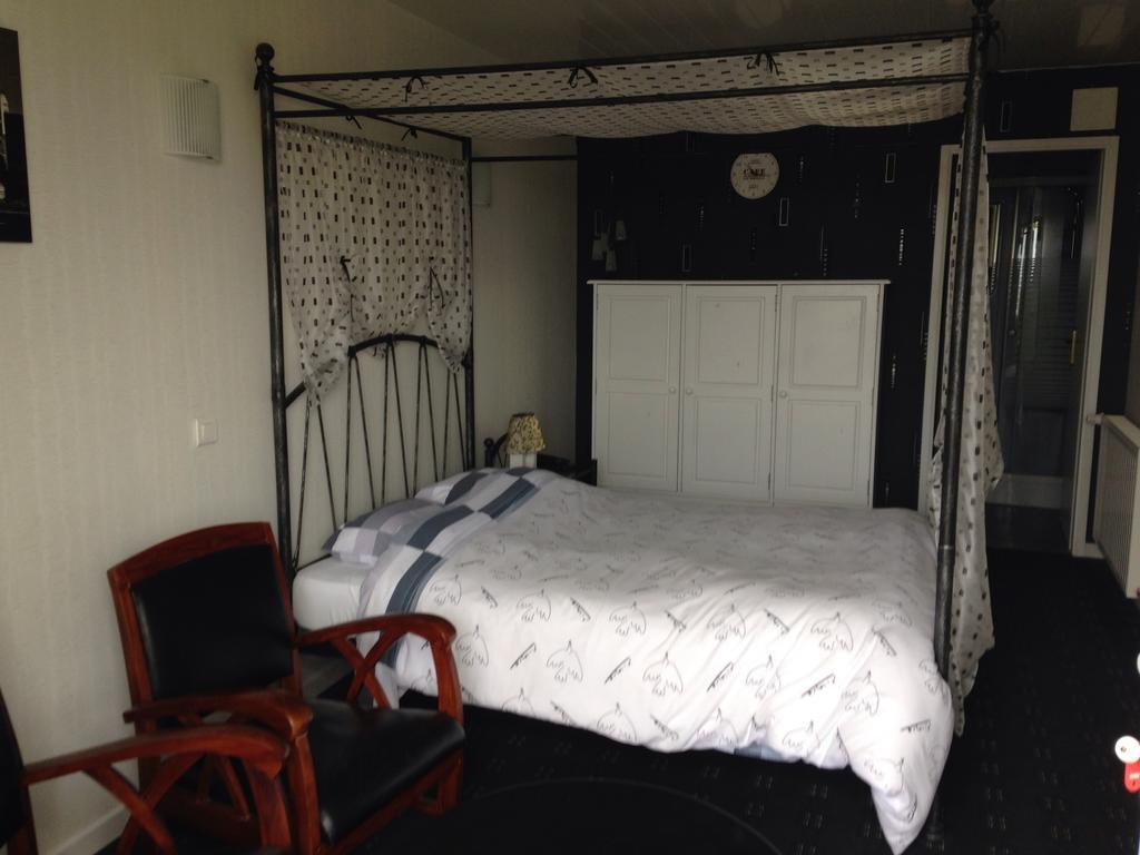 L'Epicurien Hotel Saint-Nicolas-de-Port Room photo
